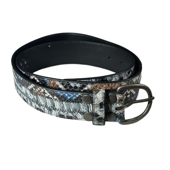 Free People Accessories - Free People “Snakebite” Blue Embossed Leather Belt Size M/L